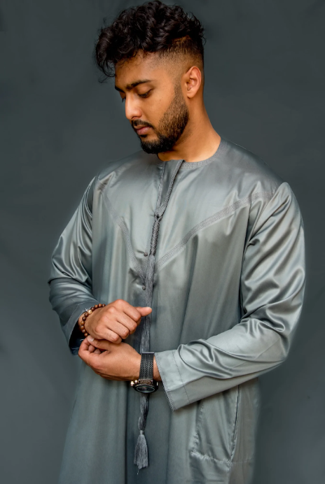 Look and feel your best in the Hub Alhayas Grey Emirati Thobe