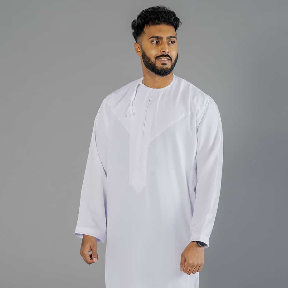 White Omani Dishdasha is just what you need to start your day right! Hub Alhaya White Omani Dishdasha is just what you need to start your day right! Hub Alhaya