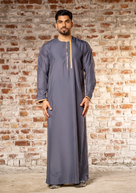 Delve into the luxuriousness of Casual grey thobe jubbah with Hub Alhaya!