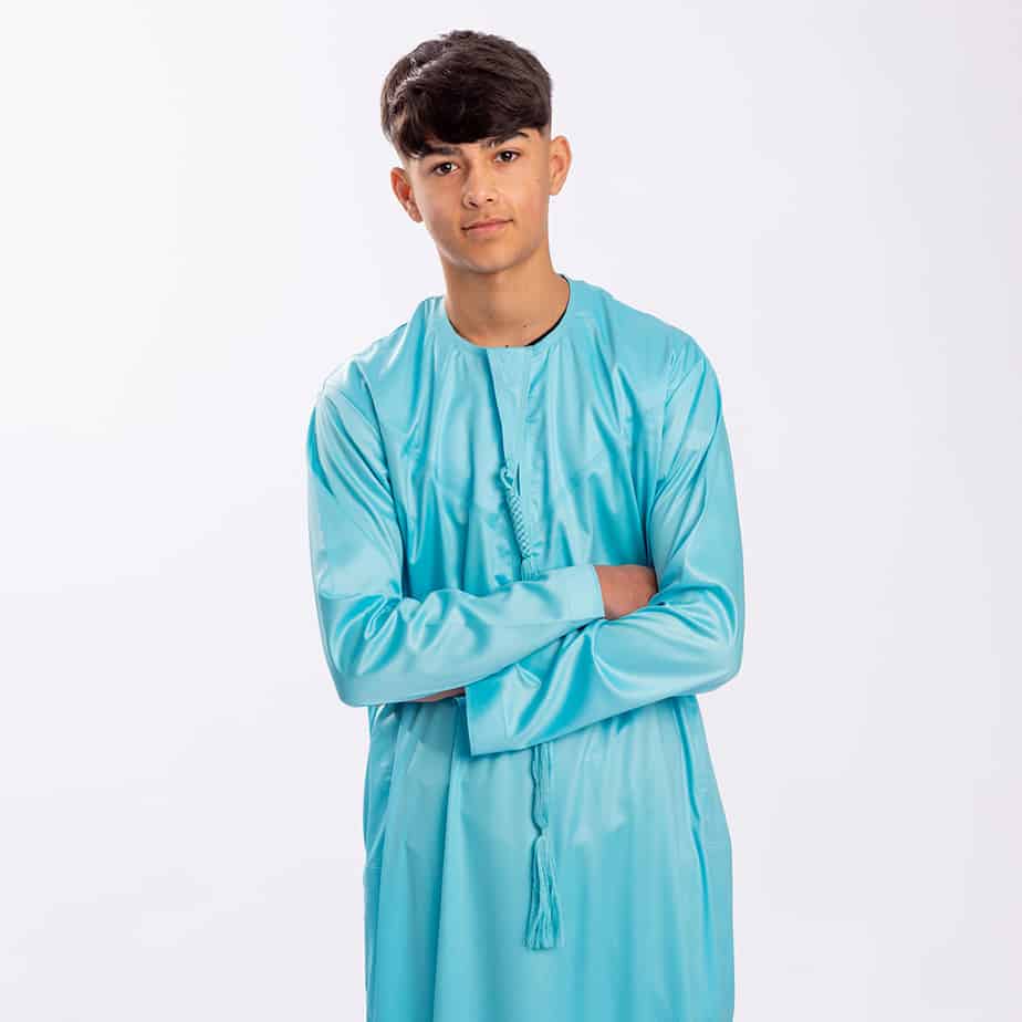 Keep feeling the best of moods with Hub ALhayas blue Men’s thobes!