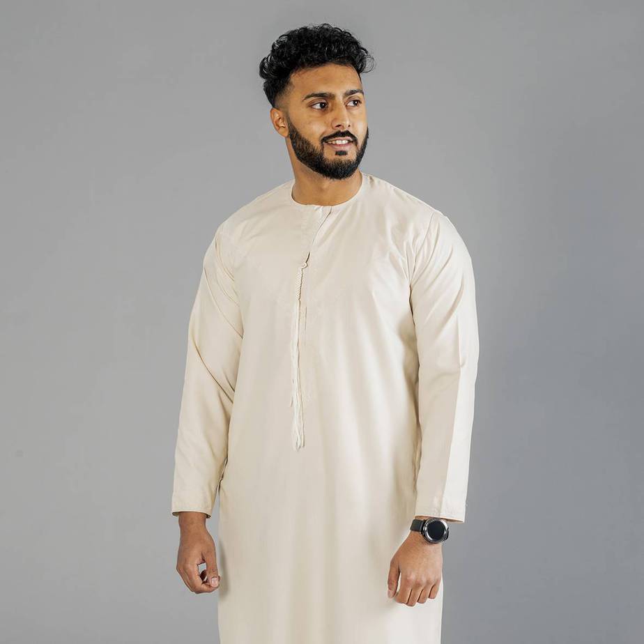 How a Simple Peach Emirati Jubba will change your whole look in seconds?