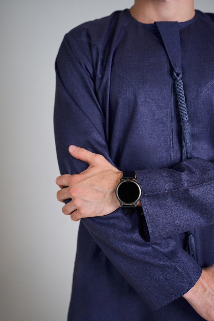 Jubba Close Up | Tarboosh Purple | Hub Alhaya